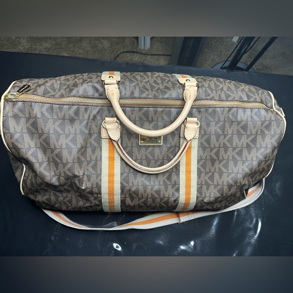 Authentic Michael Kors Duffle Bag - Picture 1 of 4